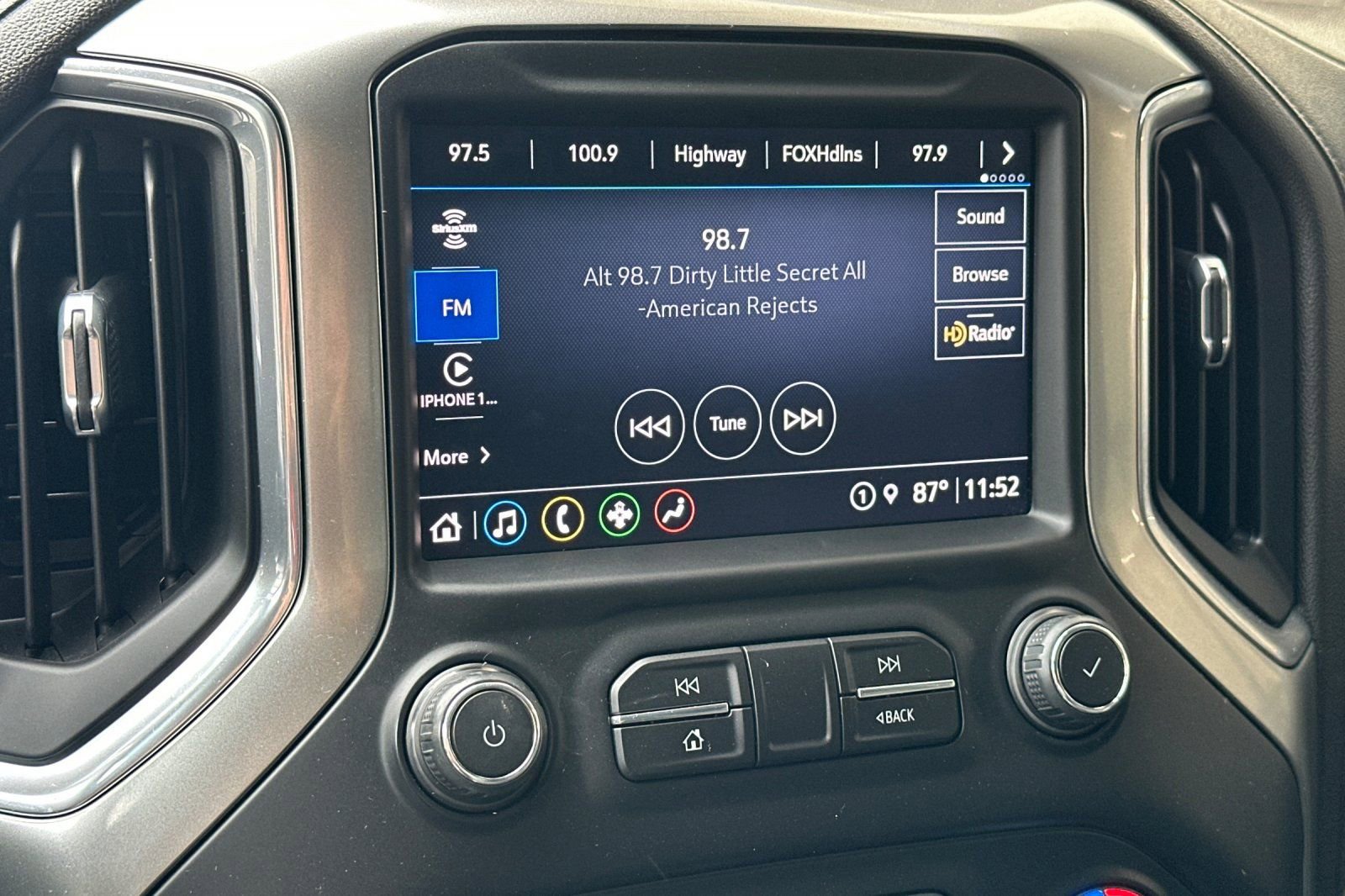 Certified 2021 Chevrolet Silverado 1500 RST w/ Convenience Package II image 25