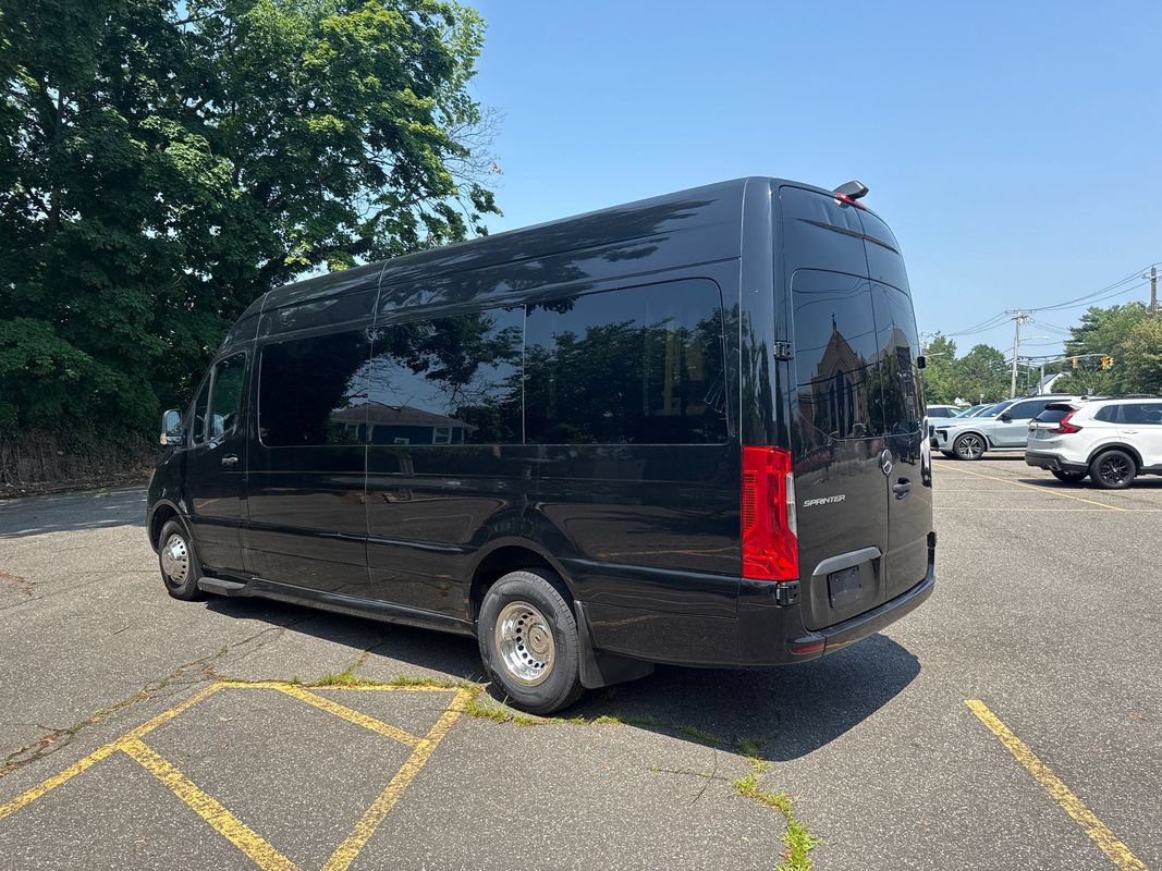 Used 2021 Mercedes-Benz Sprinter 3500 image 4
