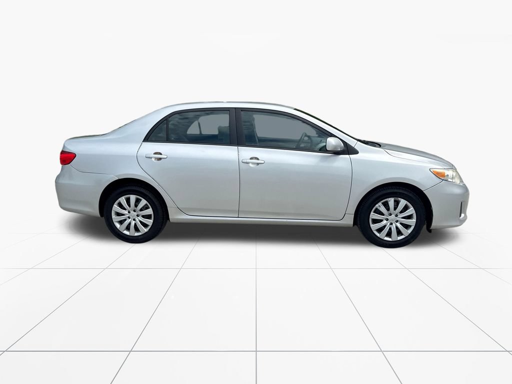 Used 2012 Toyota Corolla LE FWD image 9