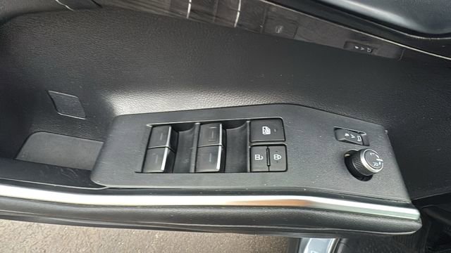 Used 2023 Toyota Highlander Limited image 15