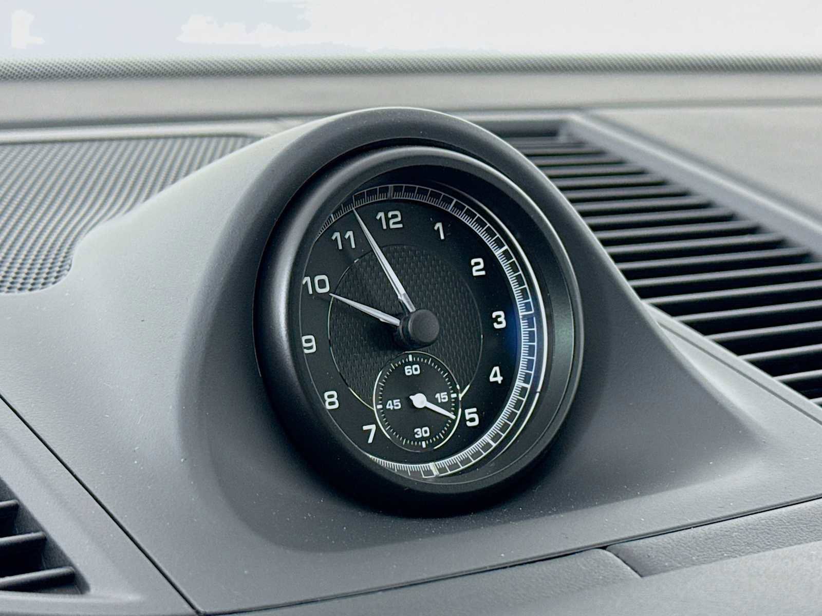 New 2026 Porsche Macan image 17