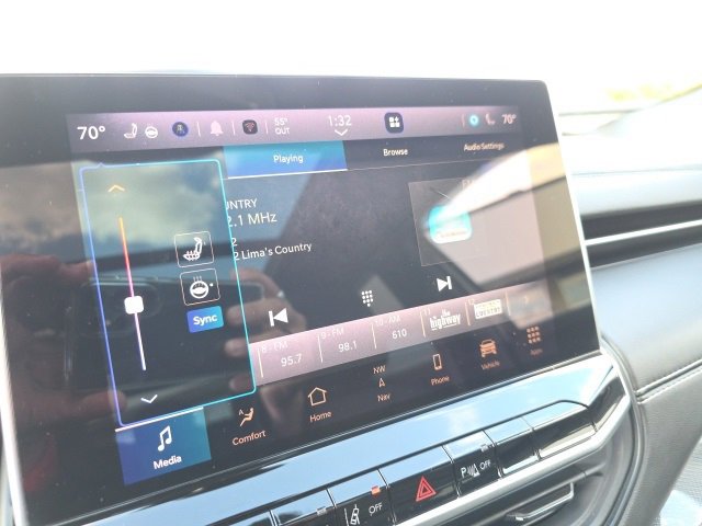 Used 2024 Jeep Compass Limited w/ High Altitude Package image 24