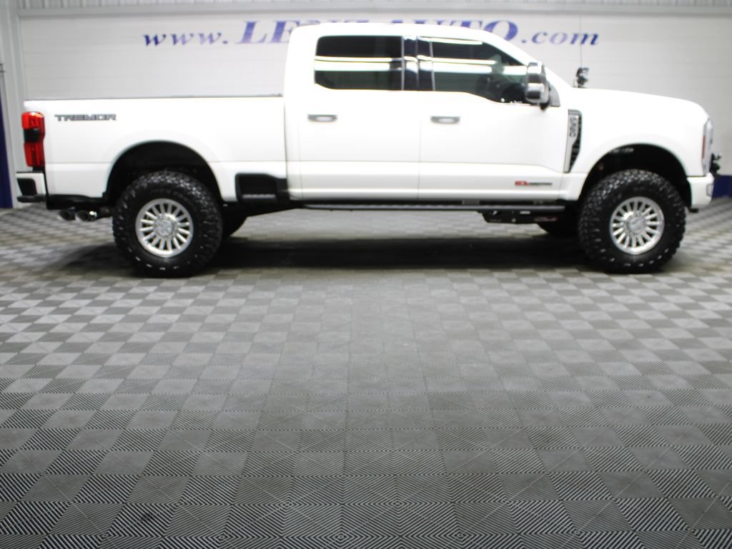 Used 2026 Ford F350 Platinum w/ Platinum Plus Package AWD/4WD image 3