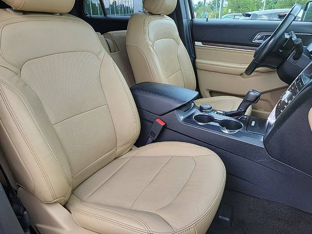 Used 2017 Ford Explorer Limited AWD/4WD image 16