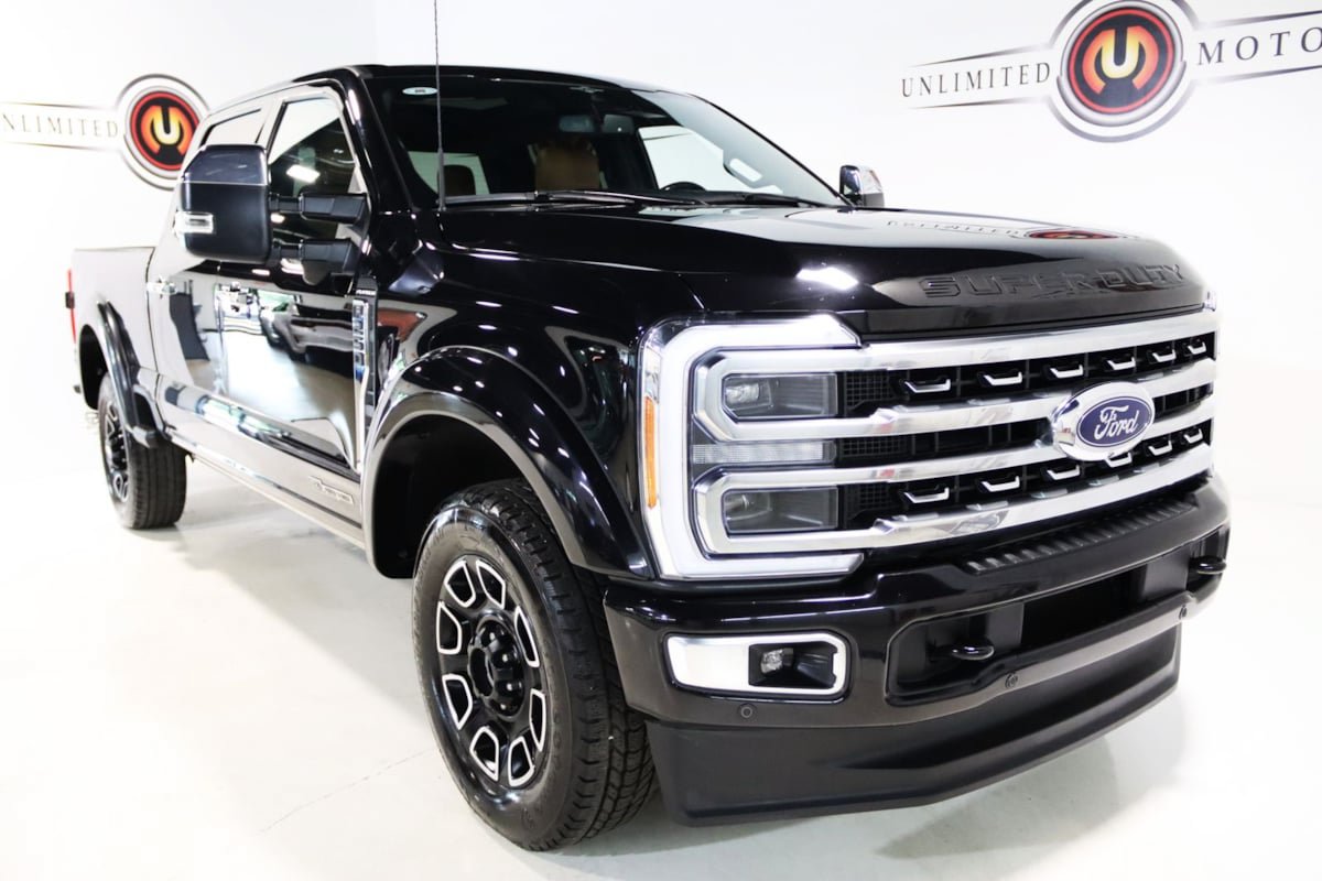 Used 2023 Ford F250 Platinum w/ FX4 Off-Road Package AWD/4WD image 32