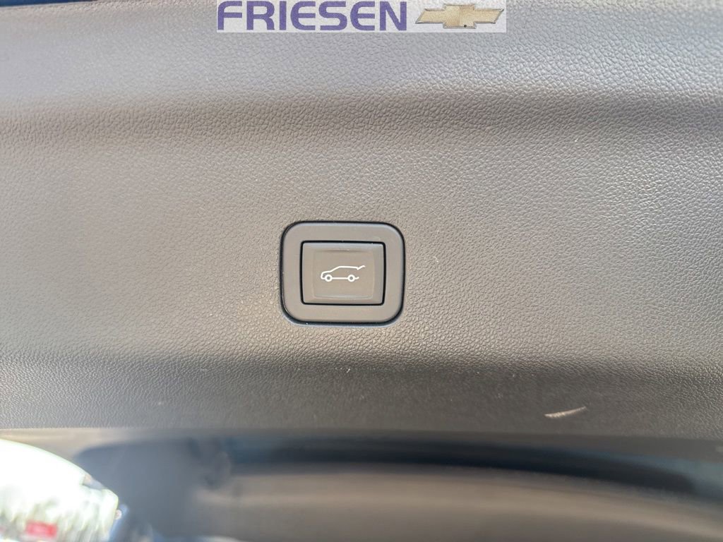 Used 2025 Chevrolet Suburban Premier image 26