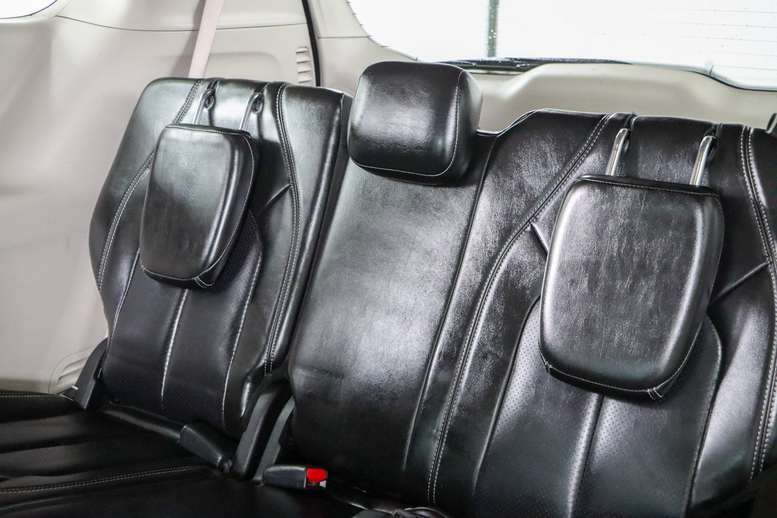 Used 2023 Chrysler Pacifica Touring-L FWD image 25