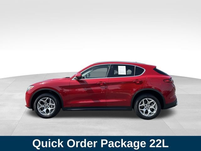 Used 2020 Alfa Romeo Stelvio RWD image 2