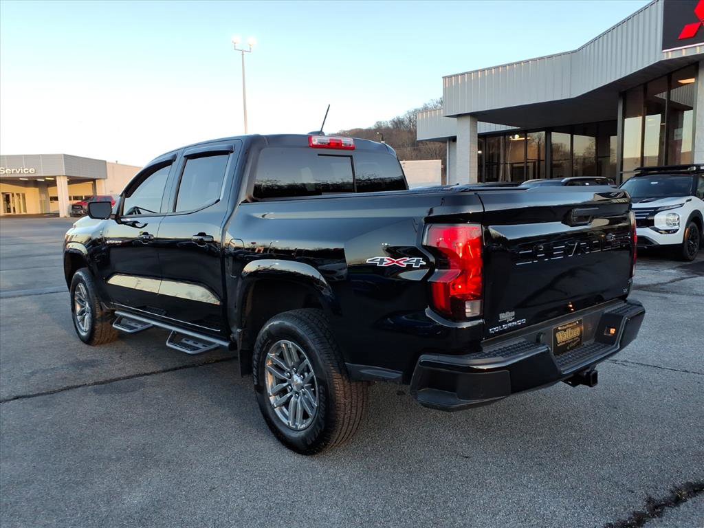 Used 2024 Chevrolet Colorado LT w/ LT Convenience Package II image 3
