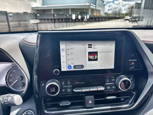 Used 2024 Toyota Highlander XSE image 25