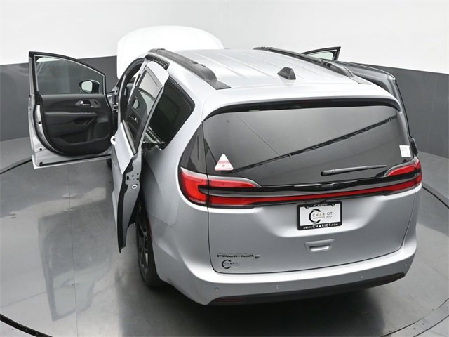 New 2026 Chrysler Pacifica Select image 64