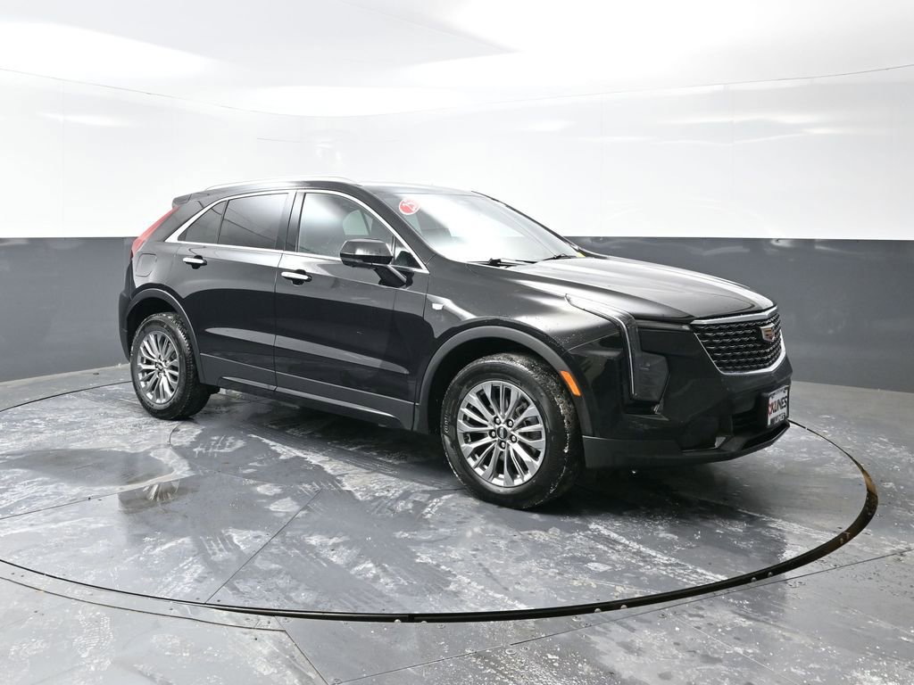 Used 2025 Cadillac XT4 Premium Luxury image 5