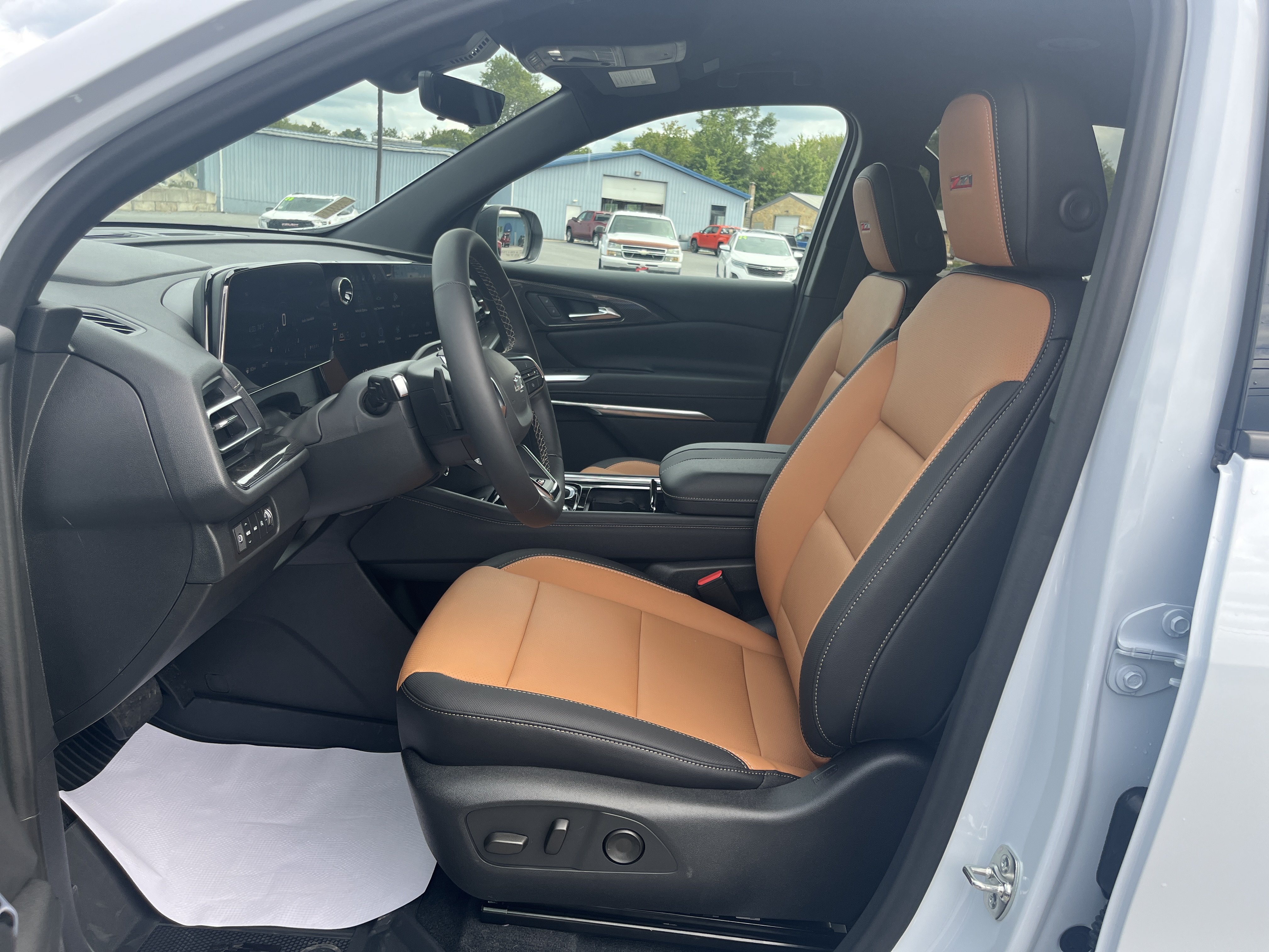 New 2027 Chevrolet Traverse Z71 w/ Driver Confidence Package AWD/4WD image 5