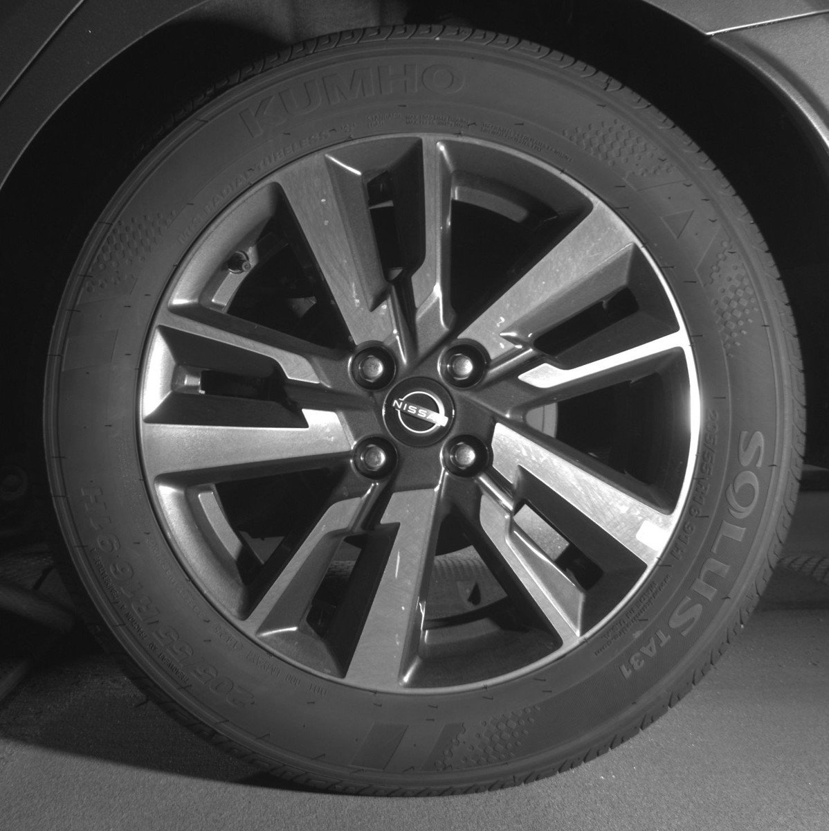 Used 2025 Nissan Versa SV image 14