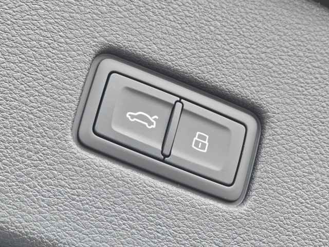 New 2026 Audi SQ8 Prestige image 23