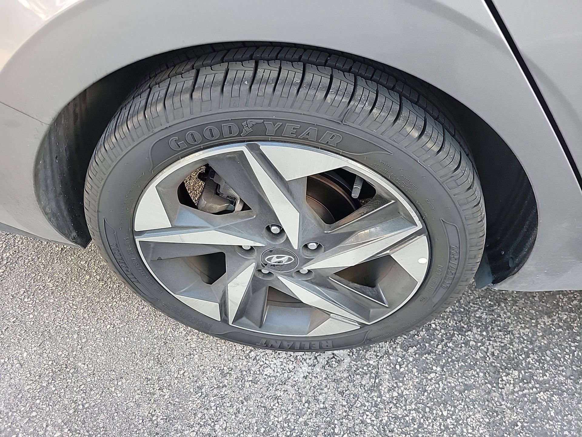 Used 2023 Hyundai Elantra SEL w/ Convenience Package image 9