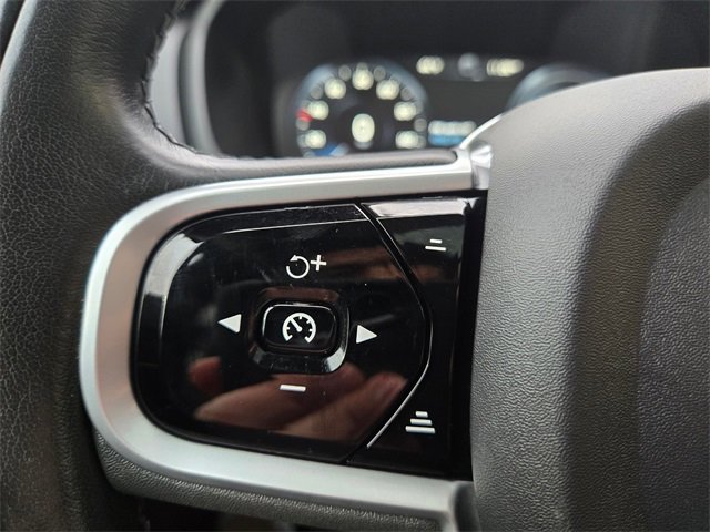 Used 2020 Volvo XC90 T8 Momentum w/ Protection Package image 31