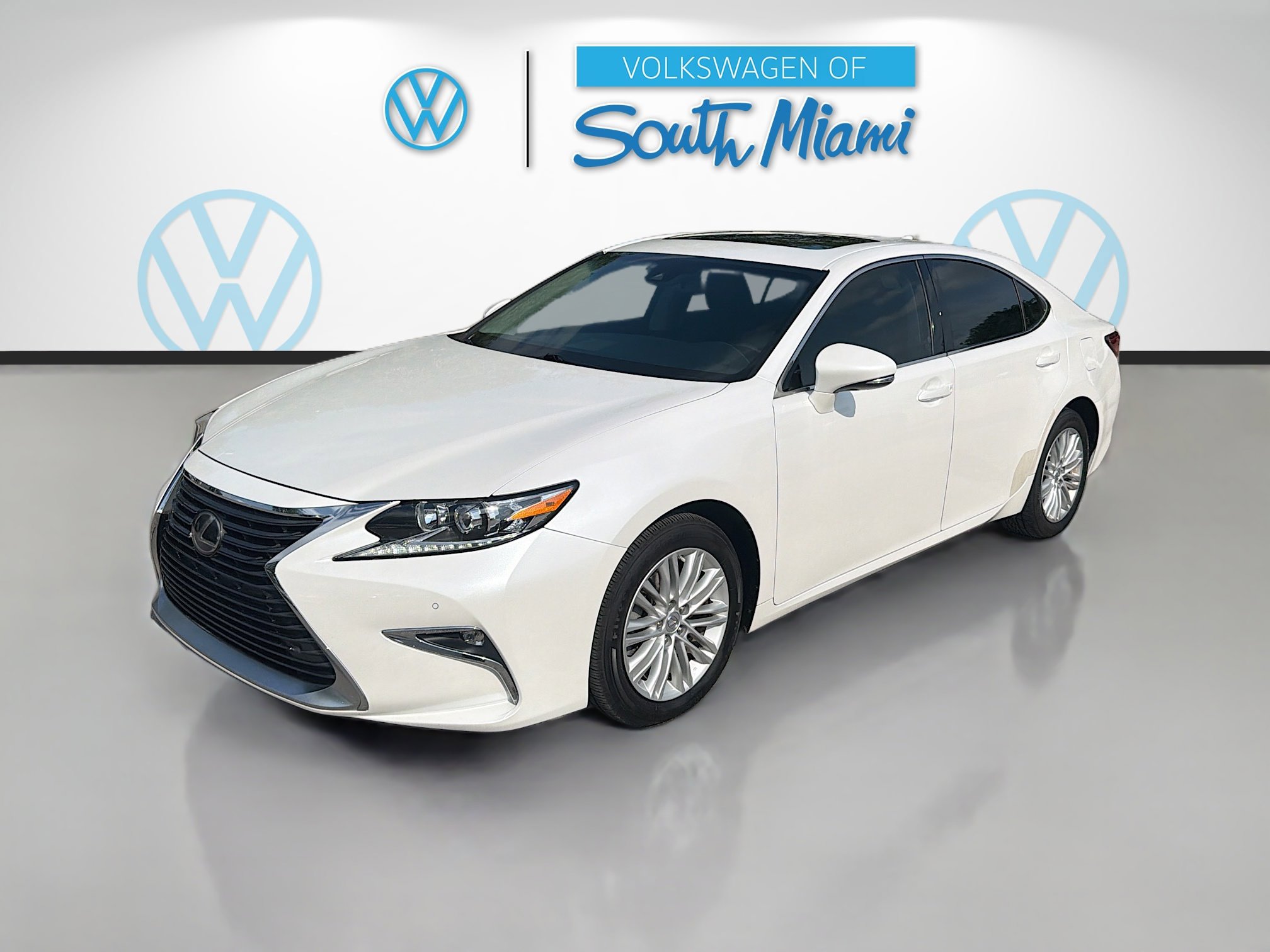Used 2017 Lexus ES 350 w/ Premium Package FWD image 3