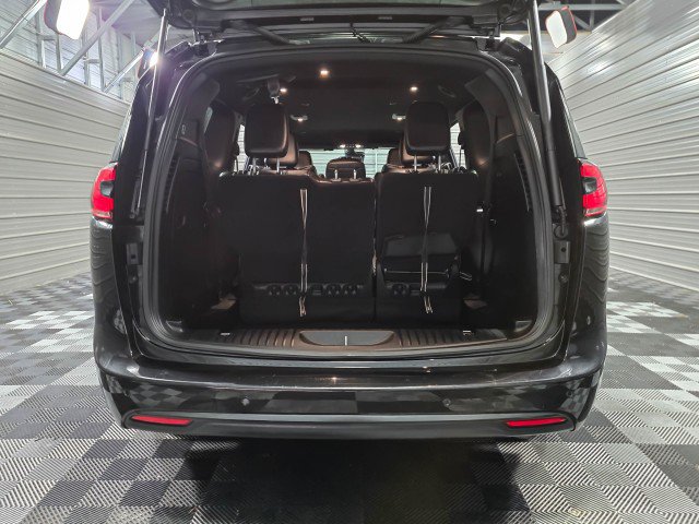 Used 2023 Chrysler Pacifica Touring-L w/ S Appearance Package FWD image 37