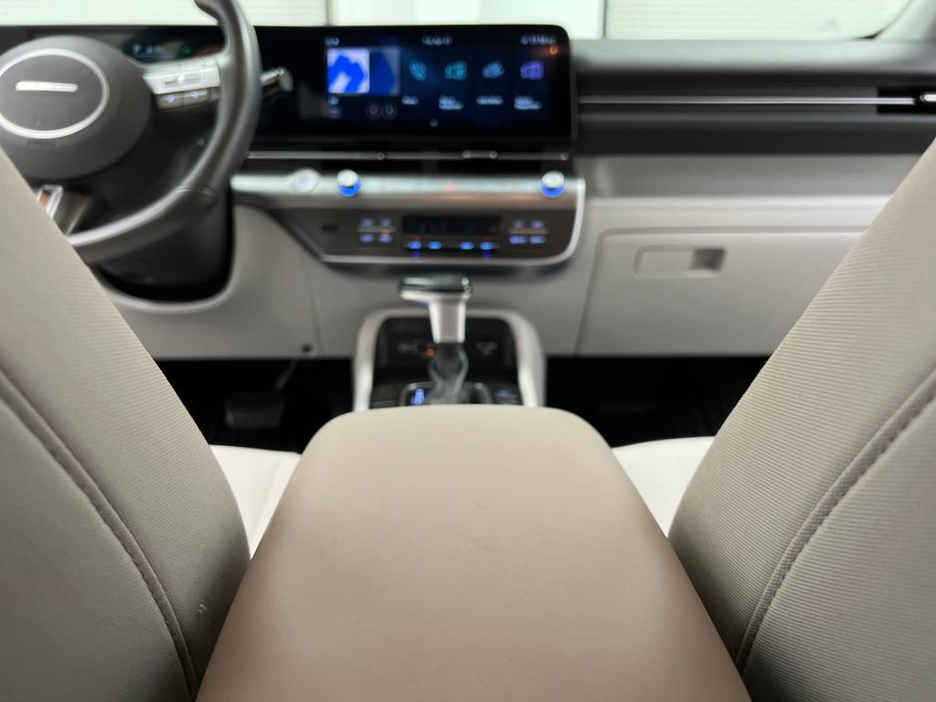 Used 2025 Hyundai Kona SEL FWD image 35