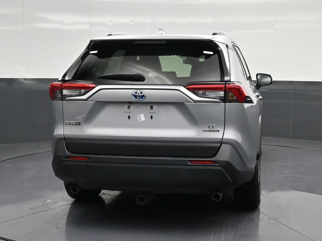 Used 2022 Toyota RAV4 LE AWD/4WD image 2