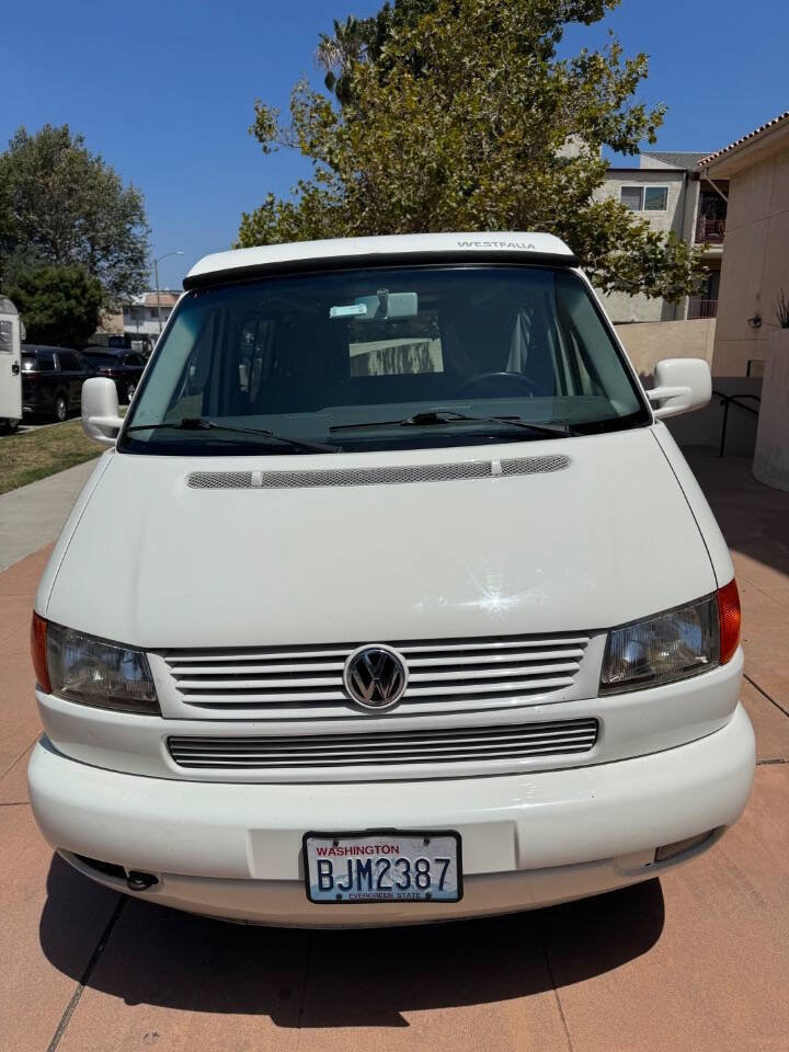 Used 2002 Volkswagen Eurovan MV FWD image 2