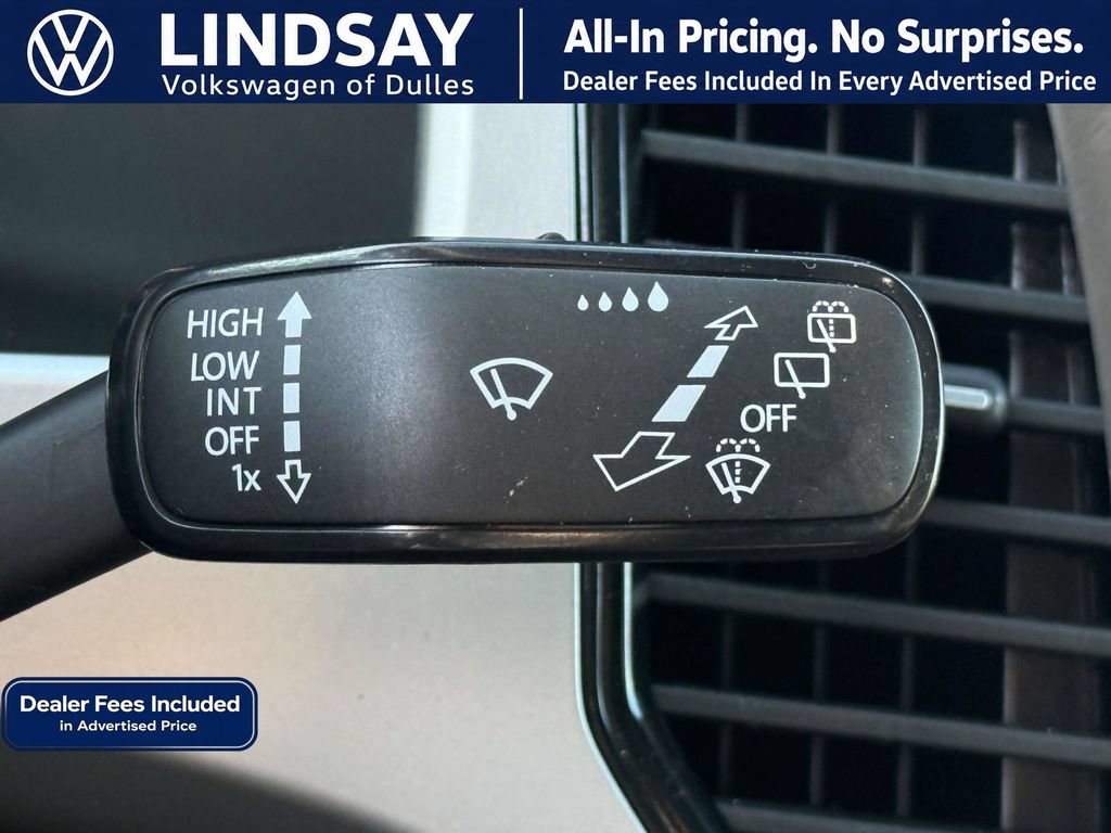 Used 2023 Volkswagen Atlas Cross Sport SEL R-Line AWD/4WD image 25