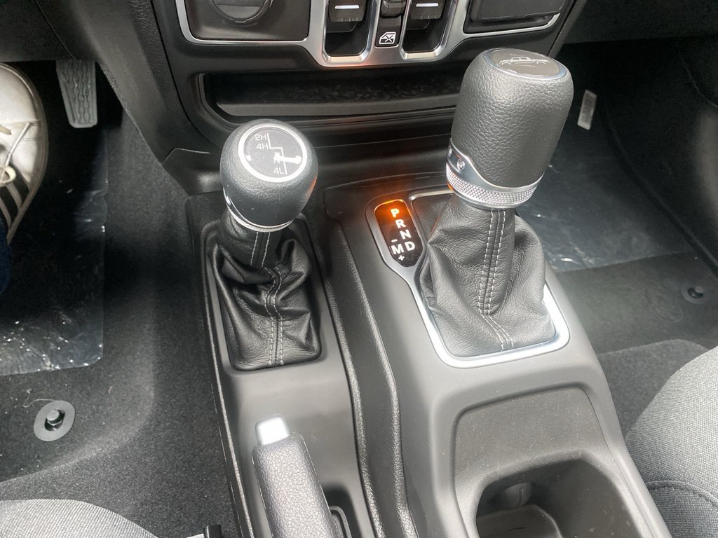 New 2025 Jeep Gladiator Sport AWD/4WD image 19