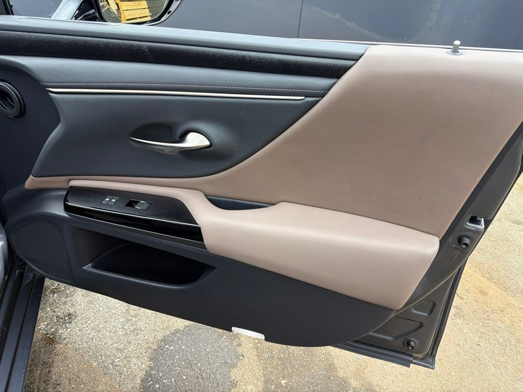 Used 2023 Lexus ES 350 w/ Premium Package FWD image 26
