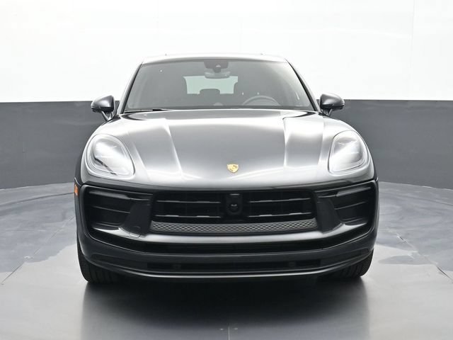 Certified 2025 Porsche Macan AWD/4WD image 25