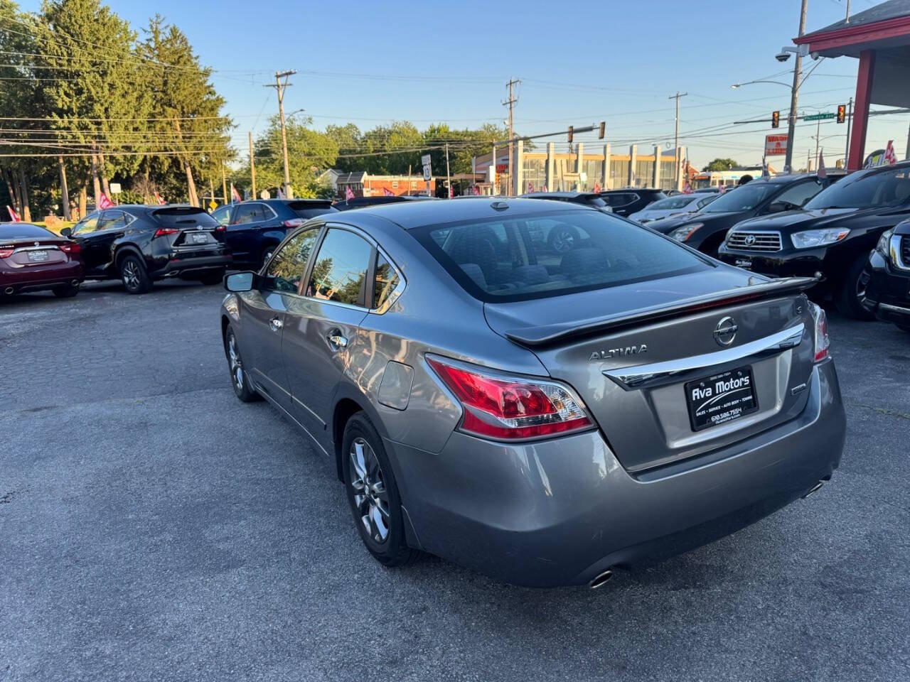 Used 2015 Nissan Altima 2.5 S w/ Special Edition Package FWD image 5