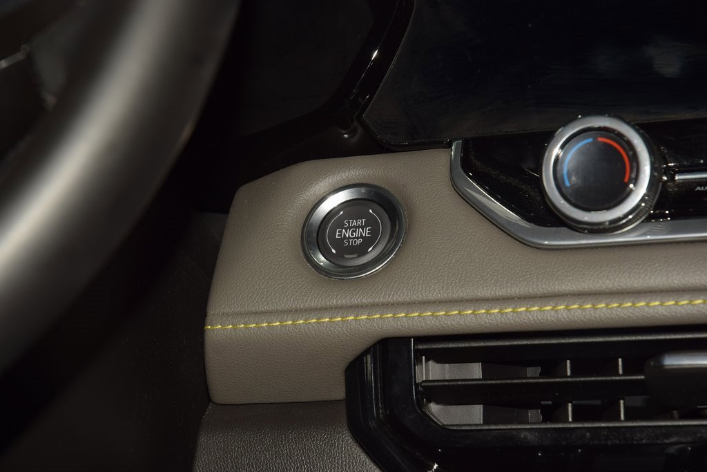 Certified 2024 Chevrolet Colorado ZR2 w/ Technology Package image 36