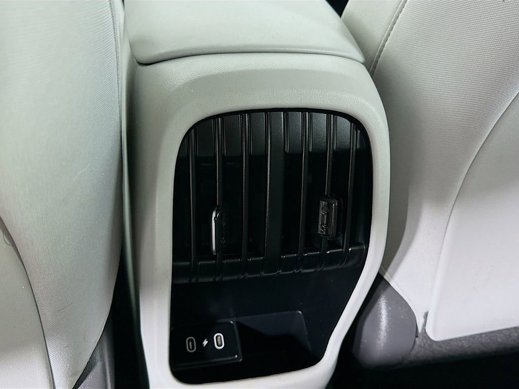 Used 2025 Hyundai Kona SEL AWD/4WD image 31
