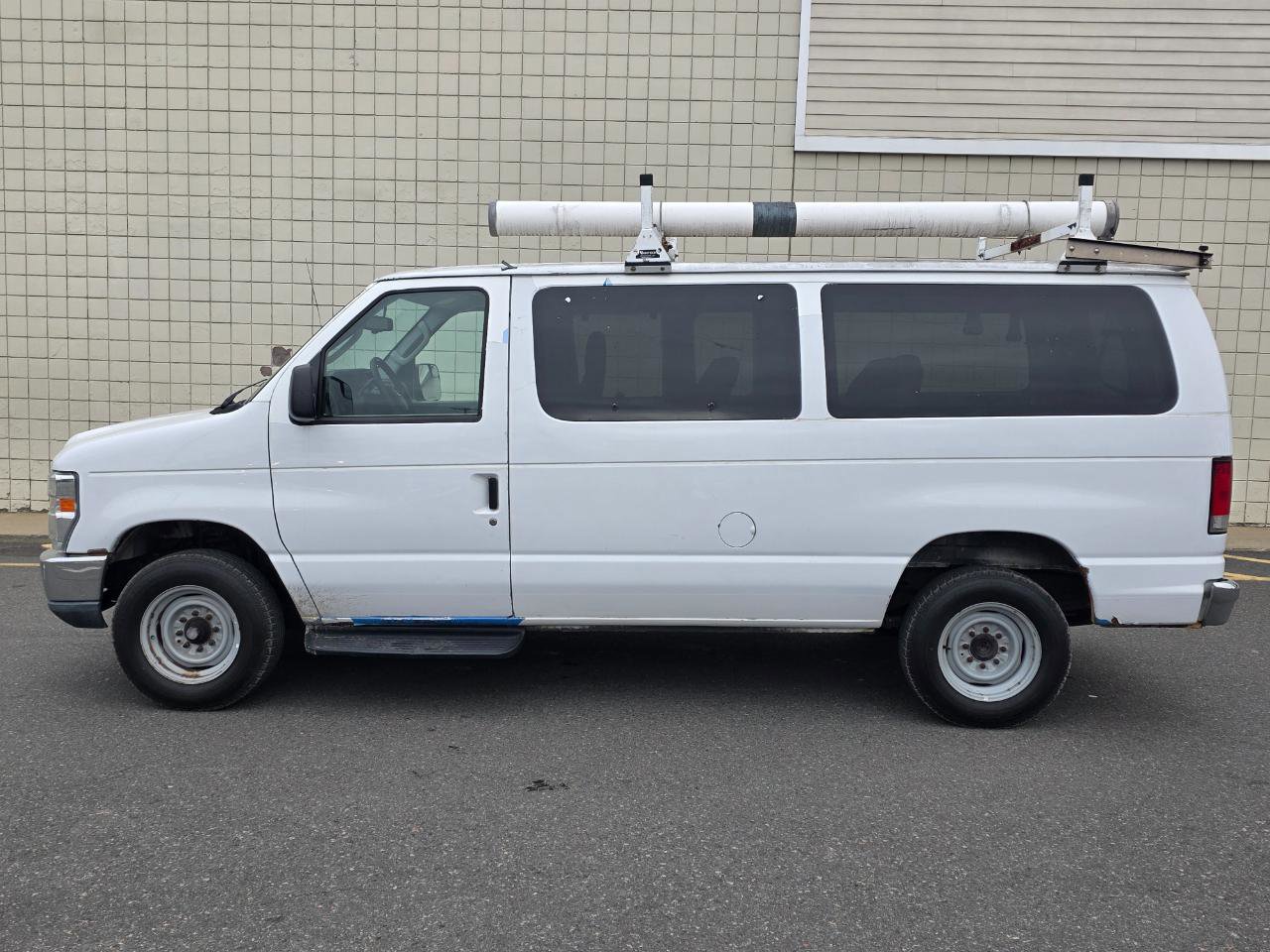 Used 2014 Ford E-350 and Econoline 350 XLT RWD image 4