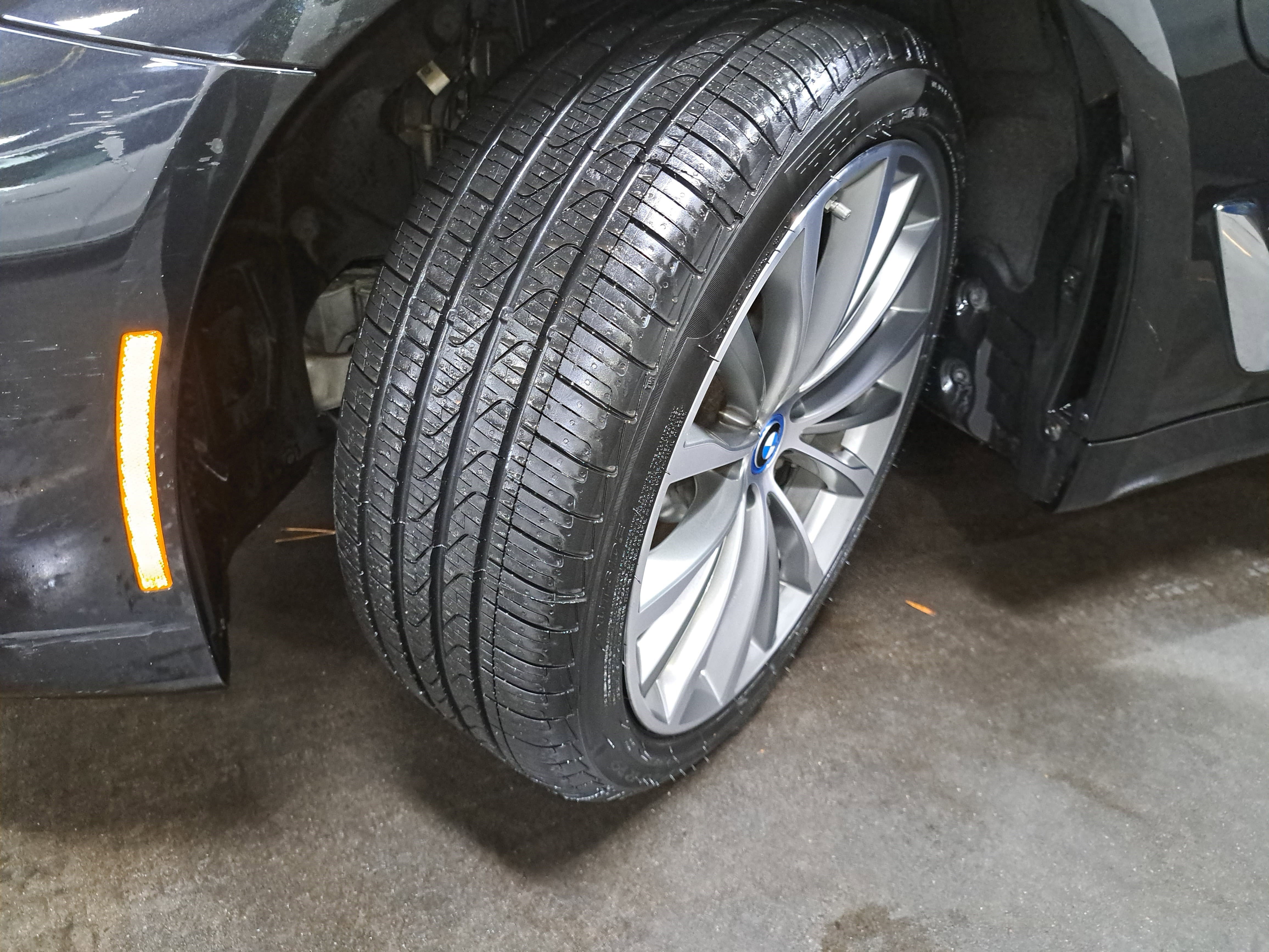 Certified 2023 BMW 530e w/ Premium Package image 34