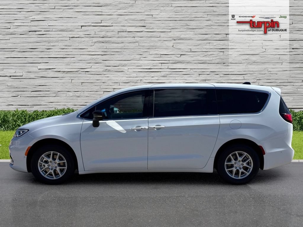 New 2025 Chrysler Pacifica Select FWD image 2