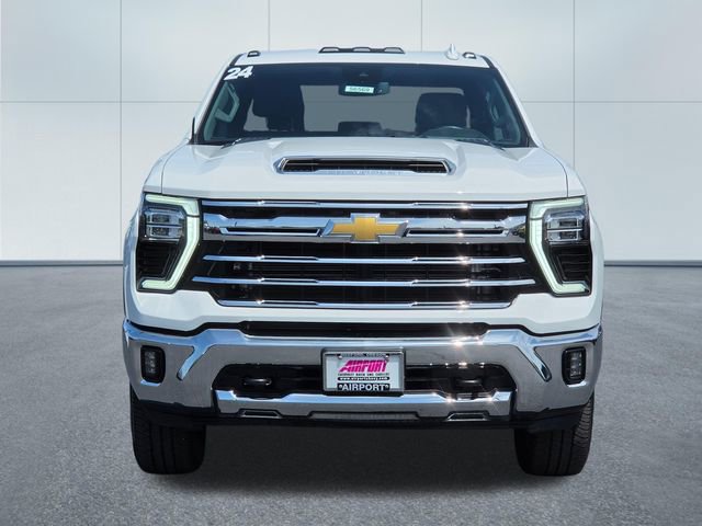 Used 2024 Chevrolet Silverado 3500 LTZ AWD/4WD image 8