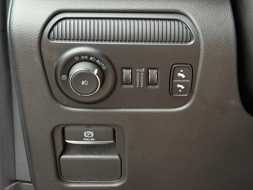 Used 2022 Jeep Wagoneer Series III AWD/4WD image 22