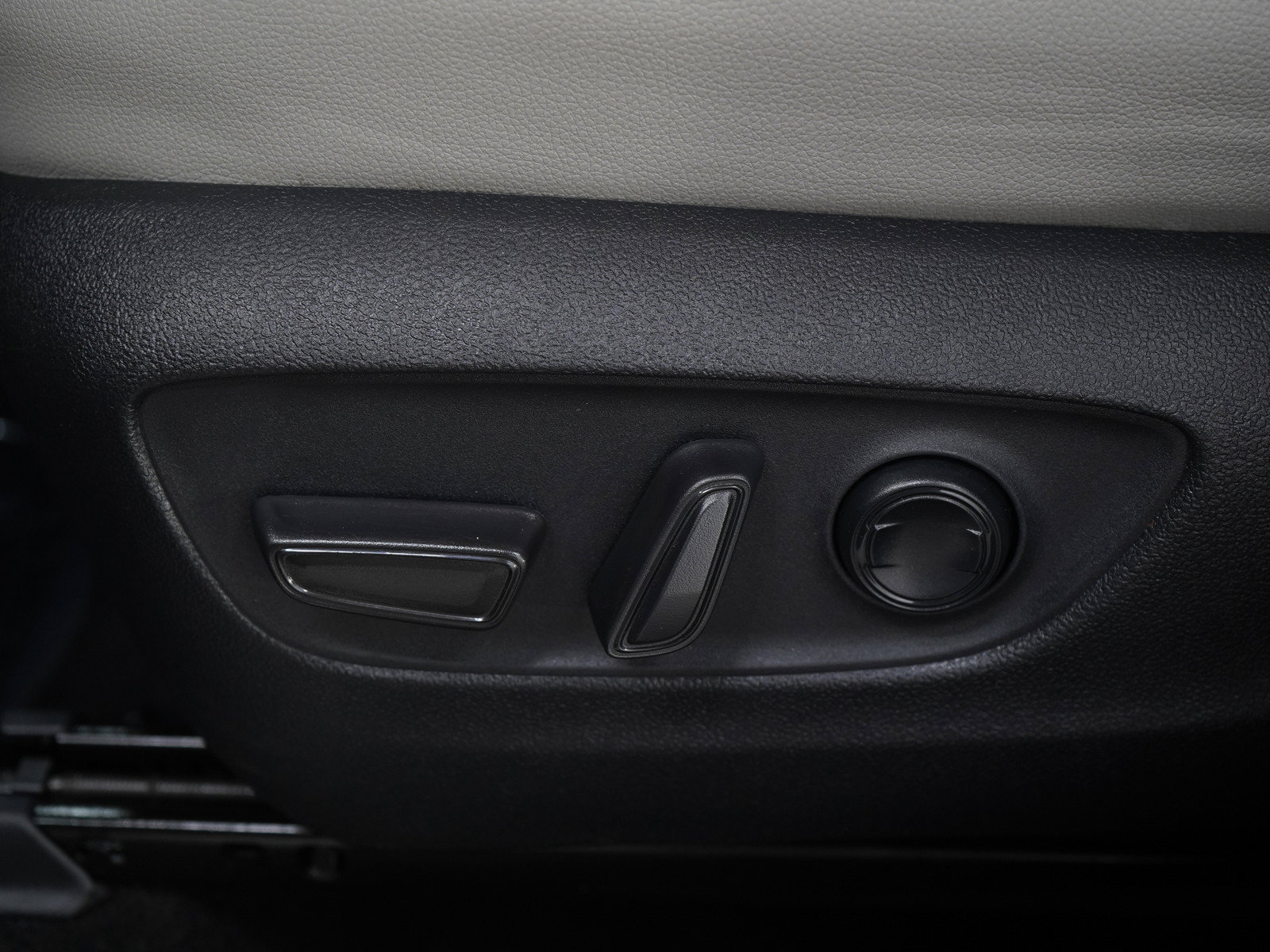 Used 2024 Toyota Grand Highlander AWD image 29