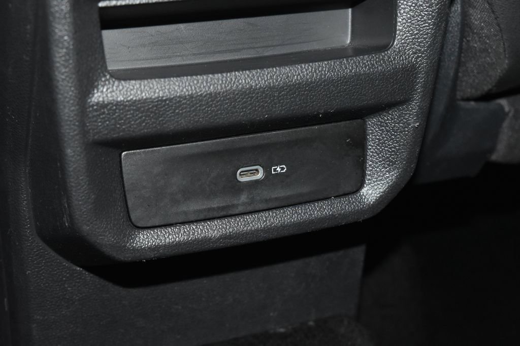 Used 2024 Volkswagen Taos SE FWD image 20