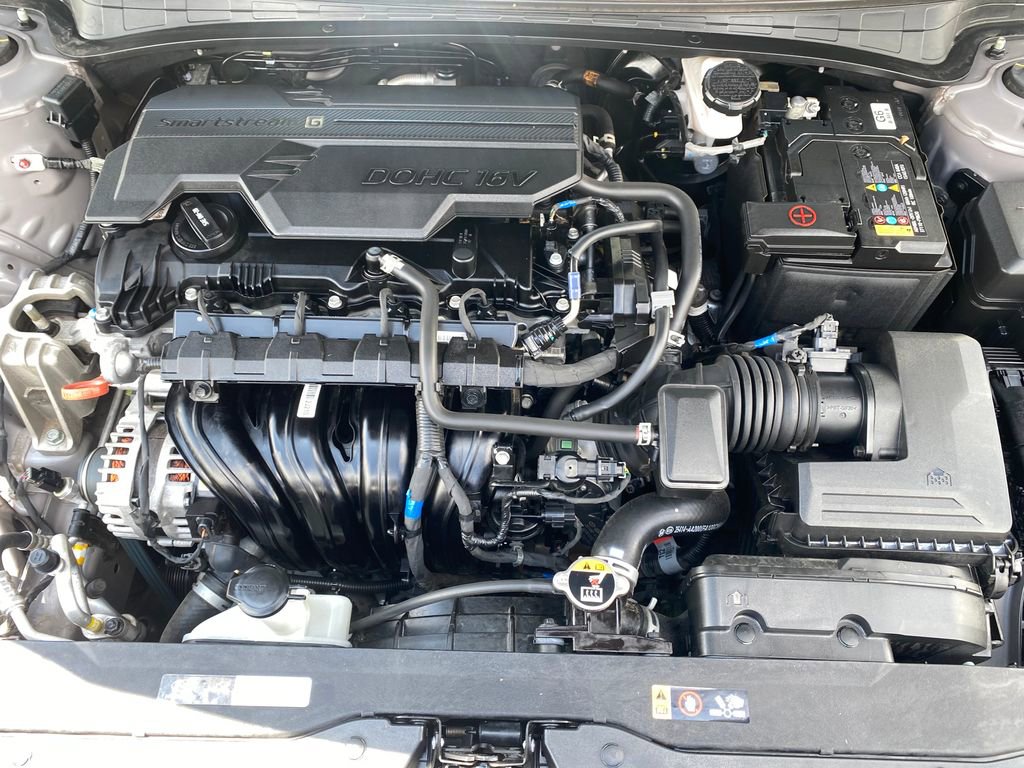 Certified 2023 Hyundai Elantra Limited FWD image 28