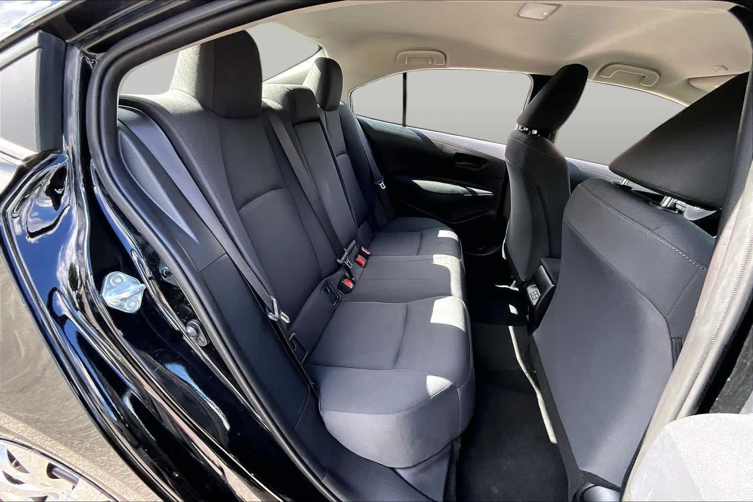 Used 2025 Toyota Corolla LE FWD image 20