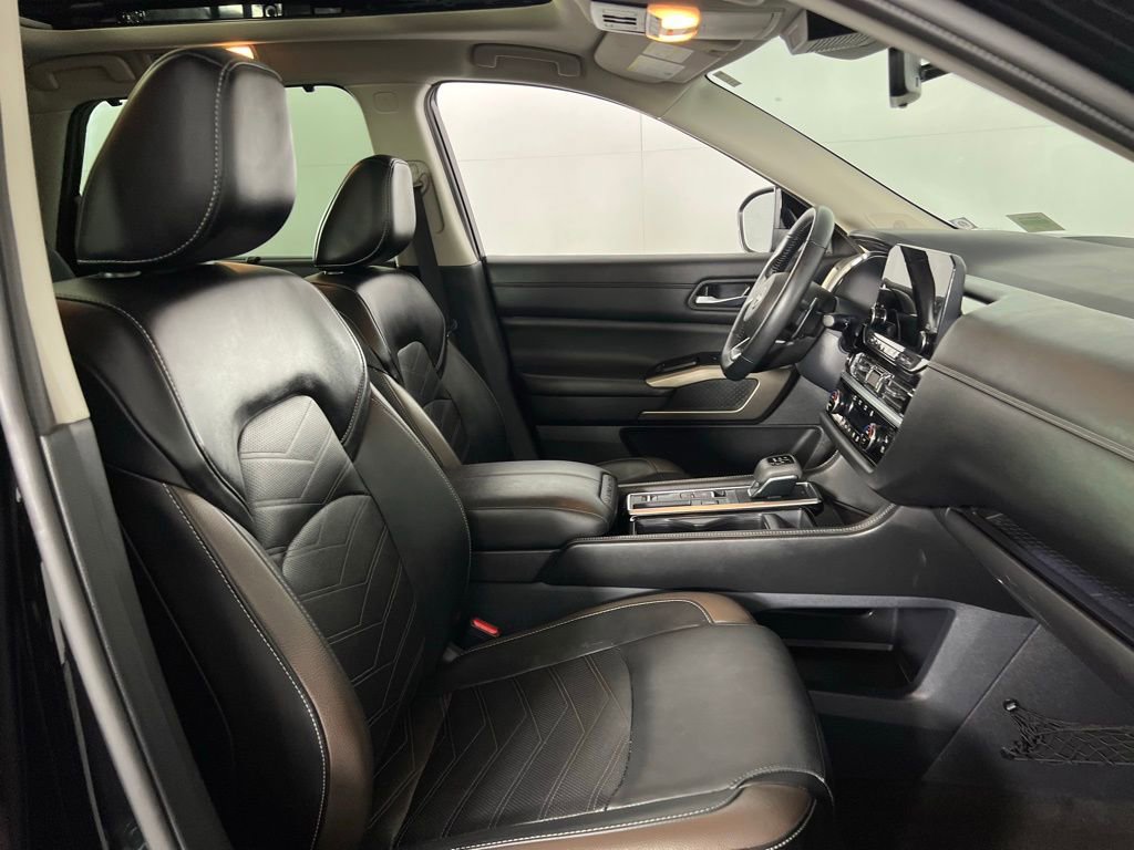 Used 2024 Nissan Pathfinder Platinum image 36