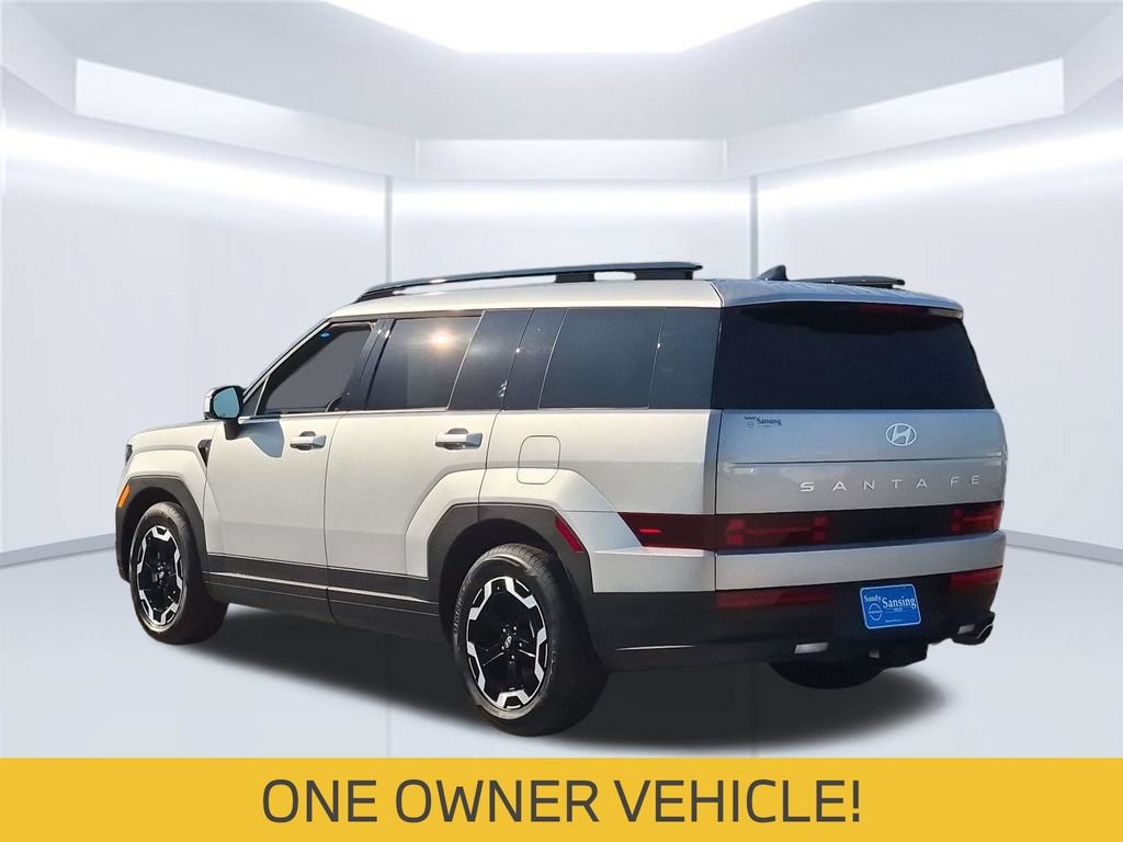Used 2025 Hyundai Santa Fe SEL FWD image 4
