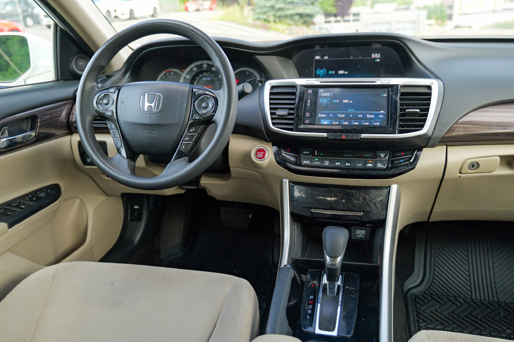 Used 2016 Honda Accord EX image 40