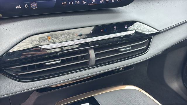 Used 2026 Buick Enclave Avenir w/ Super Cruise Package AWD/4WD image 24