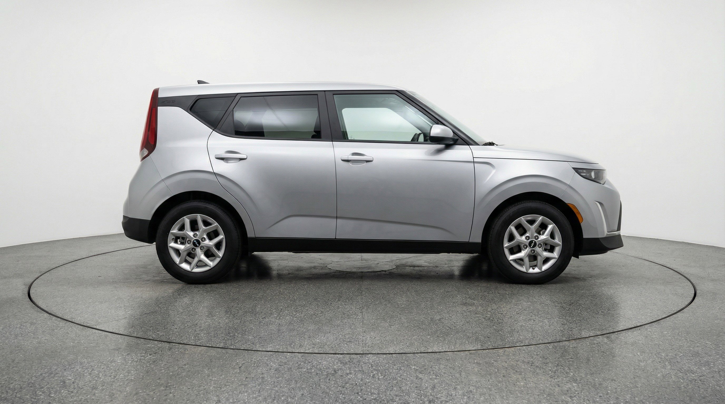 Used 2025 Kia Soul LX w/ LX Technology Package image 11