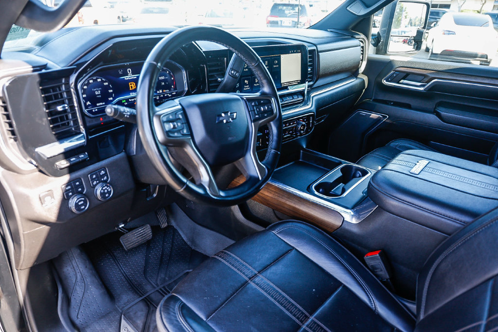 Used 2024 Chevrolet Silverado 3500 High Country w/ Technology Package AWD/4WD image 46