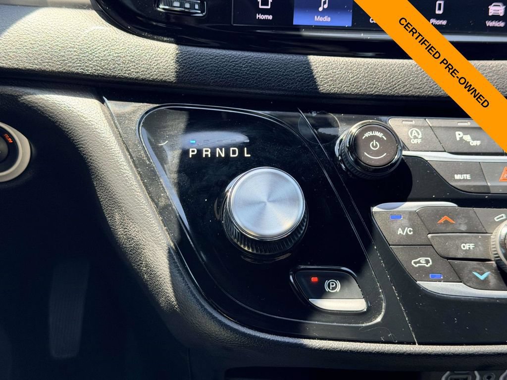 Certified 2025 Chrysler Pacifica Select FWD image 20