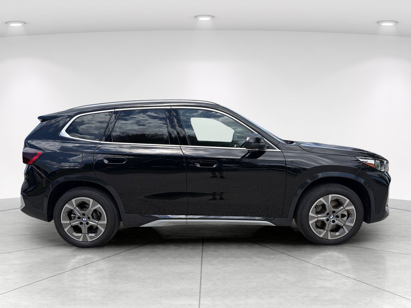 New 2026 BMW X1 xDrive28i AWD/4WD image 3